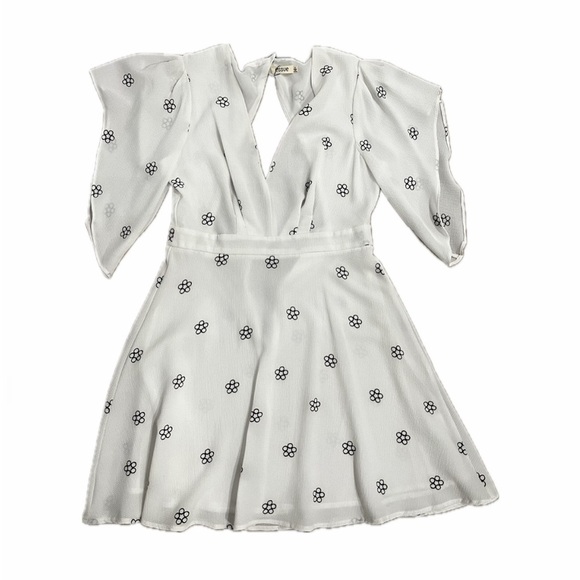 NWT Essue Floral Print White Dress - Picture 1 of 4
